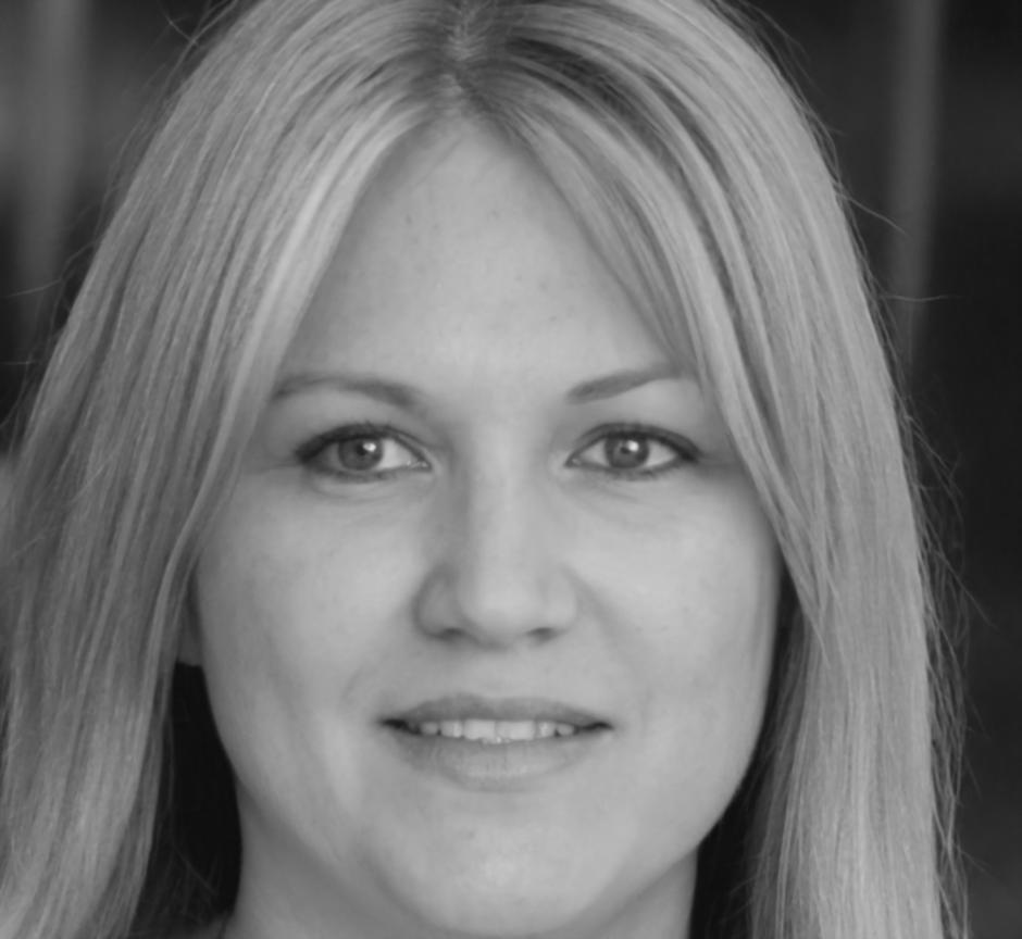 Freja Lindberg financial analysis instructor